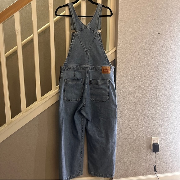 Woman's Levi's Denim Overalls Light Wash Red Tab Size-32 - Picture 6 of 6